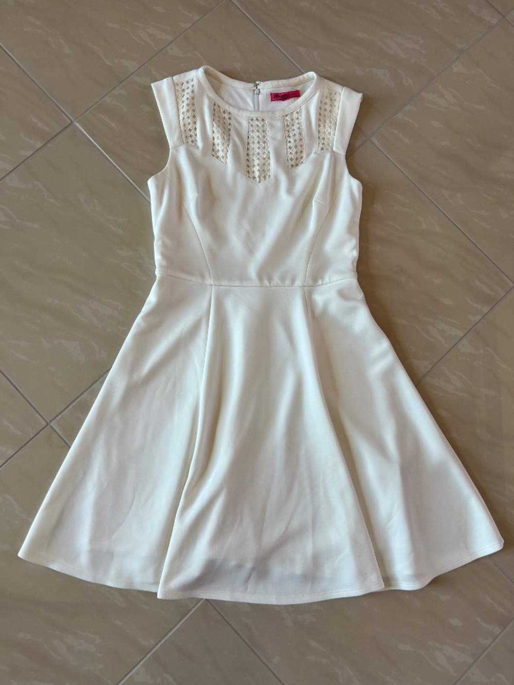 Lot of 4 Women's Midi Dresses Size M & 8 Tahari Elie Tahari Betsey Johnson - Picture 10 of 14